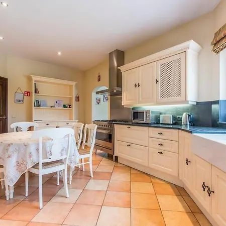 With Heated Swimming Pool, Sauna And Garden Villa *