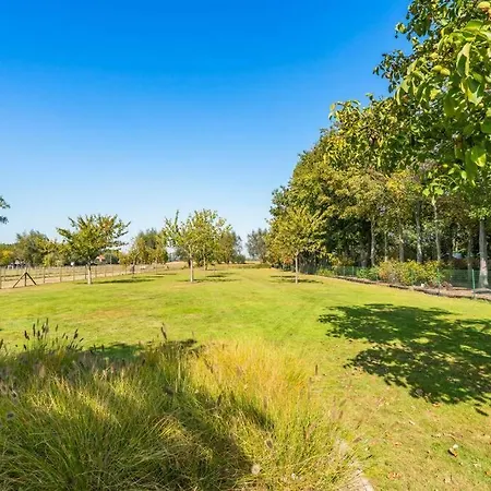 Villa With Heated Swimming Pool, Sauna And Garden *